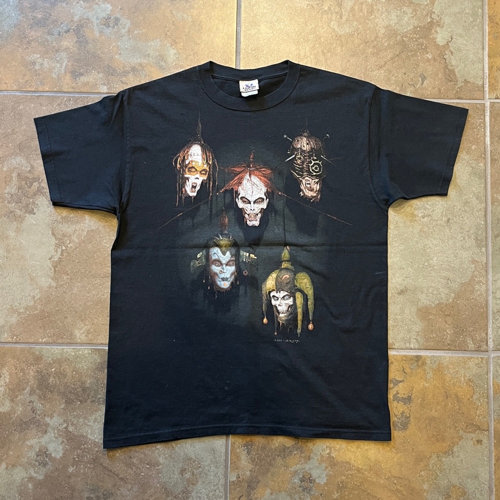 Vintage Liquid Blue 2002 Gerald Brom "Shrunken Heads" T-shirt, good condition